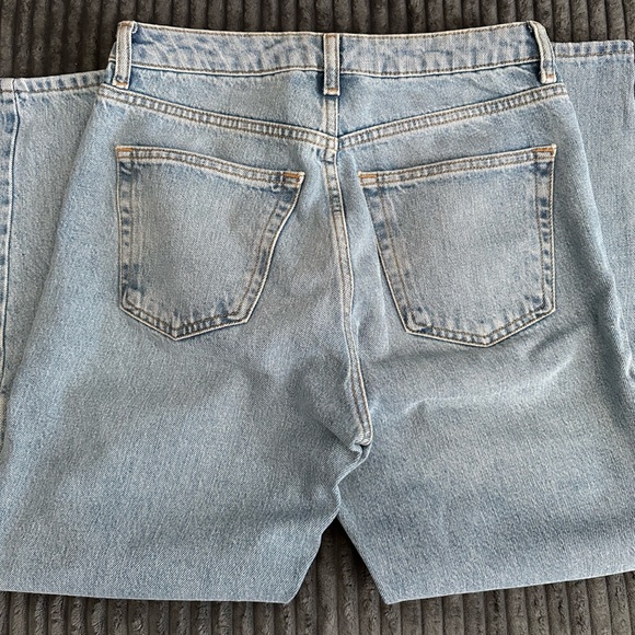 Topshop High Rise Mom Jeans - Light Blue - Size 28 - Length 28 - EUC - Picture 4 of 4